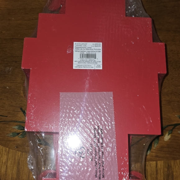 Ashland Santa Advent Calendar - Red, White, Black, Gold - Picture 2 of 3